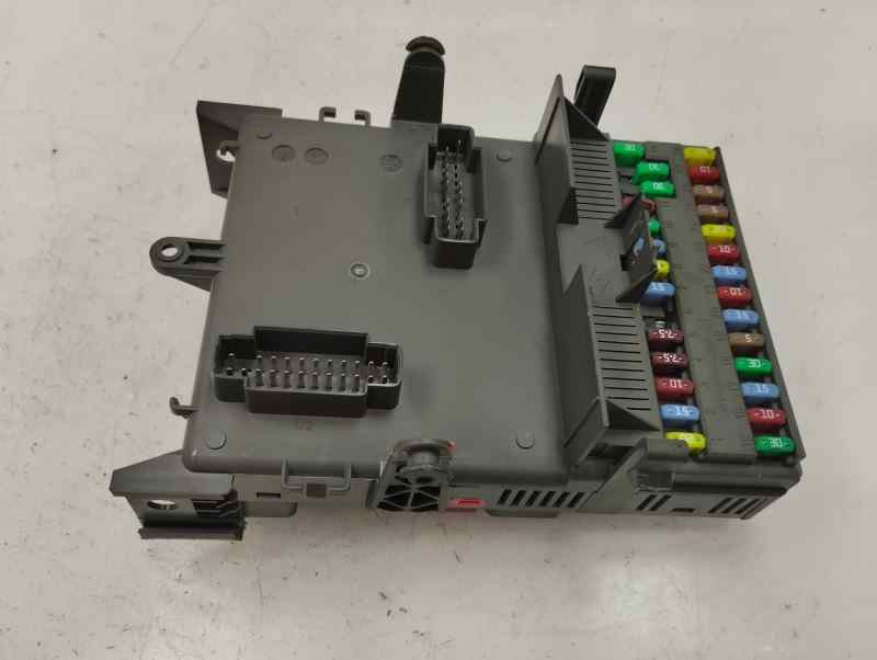 CAJA RELES FUSIBLES RENAULT LAGUNA 2006 1.9 DCI MT 130CV