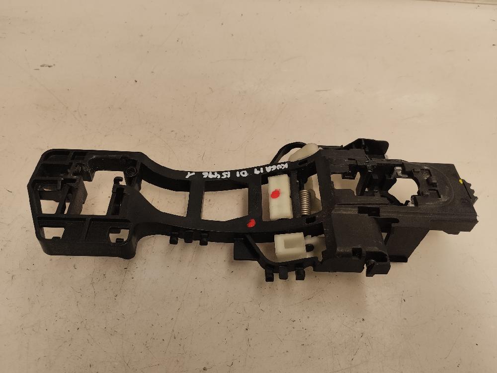 SOPORTE MANETA EXTERIOR DELANTERA IZQUIERDA FORD KUGA 1.5 120CV | 88KW, GASOLINA, MT, ACCIONAMIENTO DELANTERO
