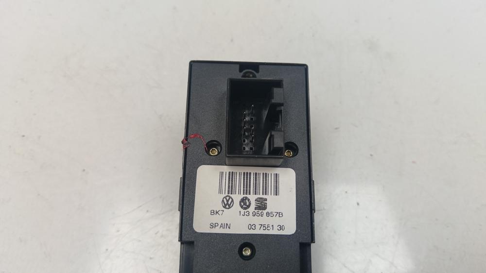 MANDO ELEVALUNAS DELANTERO IZQUIERDO SEAT LEON 1.9 TD MT 110CV