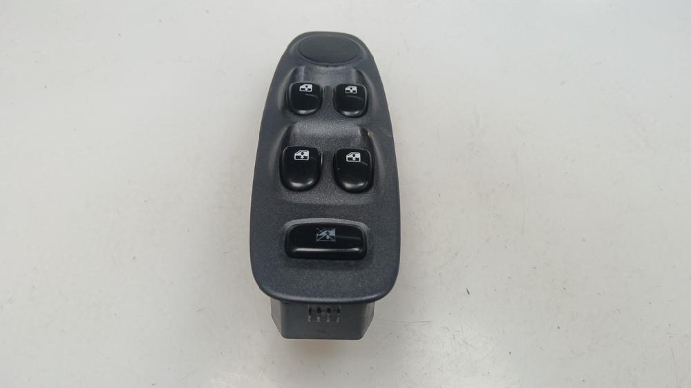 MANDO ELEVALUNAS DELANTERO IZQUIERDO HYUNDAI ACCENT 1.5 MT 82CV | 60KW