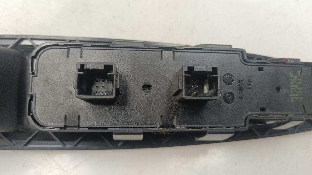MANDO ELEVALUNAS DELANTERO IZQUIERDO CITROEN C4 1.4 MT 88CV | 65KW