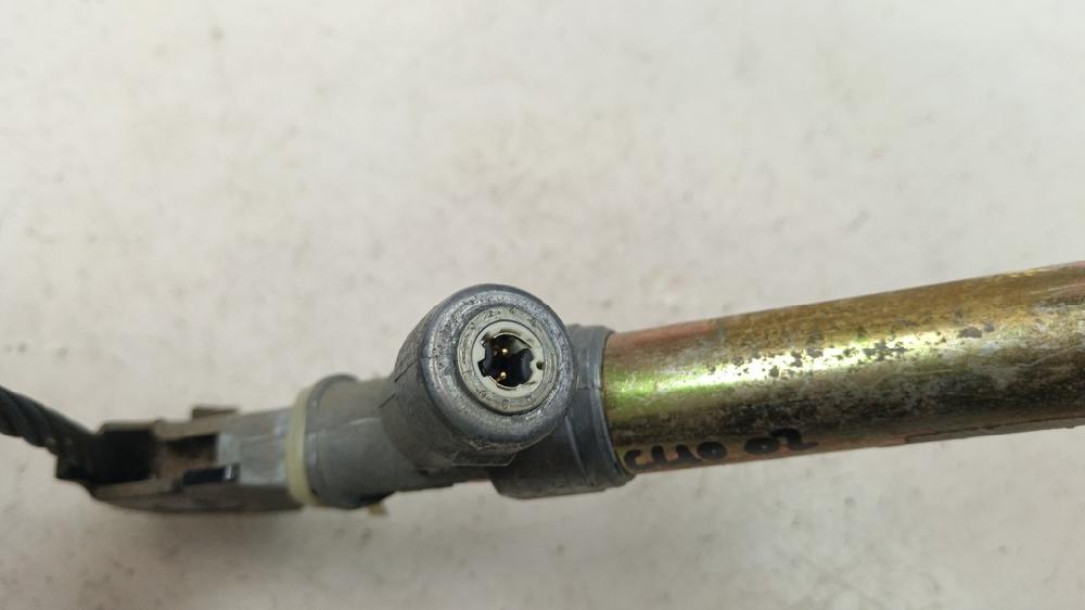 ANCLAJE CINTURON DELANTERO IZQUIERDO RENAULT CLIO 1.2 MT 75CV