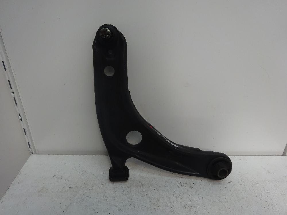 BRAZO SUSPENSION INFERIOR DELANTERO DERECHO TOYOTA YARIS 1.3 MT 87CV | 64KW
