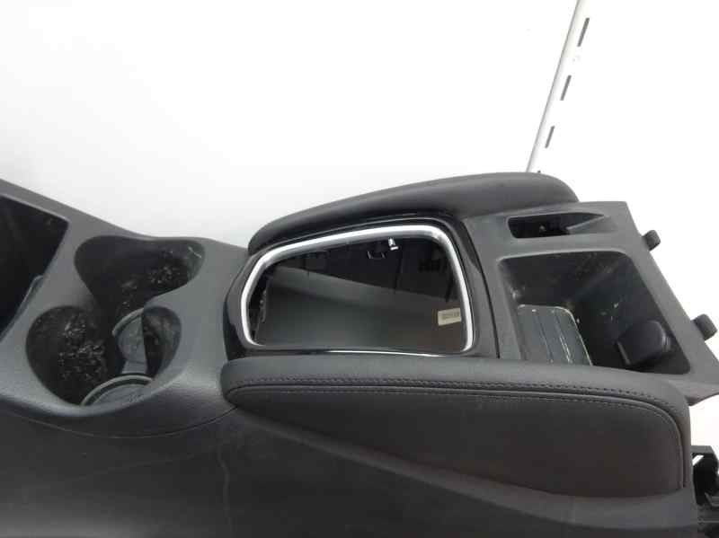 APOYABRAZOS CENTRAL NISSAN QASHQAI 1.3 MT 140CV | 103KW