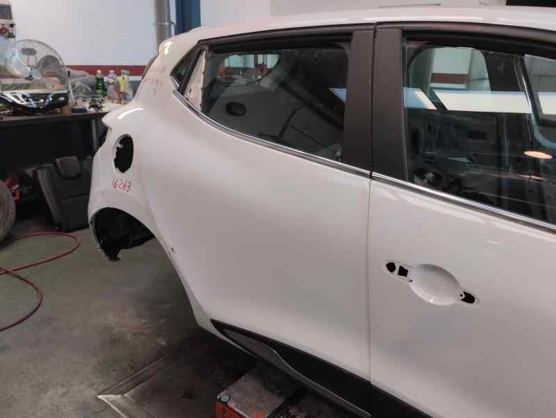 PUERTA TRASERA DERECHA RENAULT CLIO 0.9 TSE MT 90CV