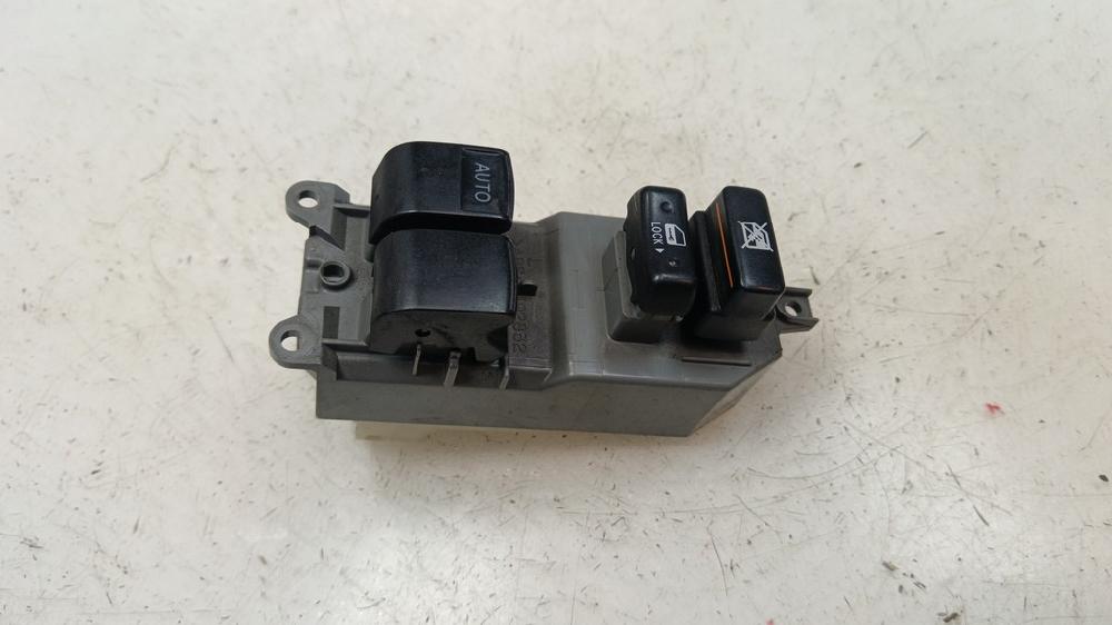 MANDO ELEVALUNAS DELANTERO IZQUIERDO TOYOTA YARIS 1.4 D-4D MMT 89CV