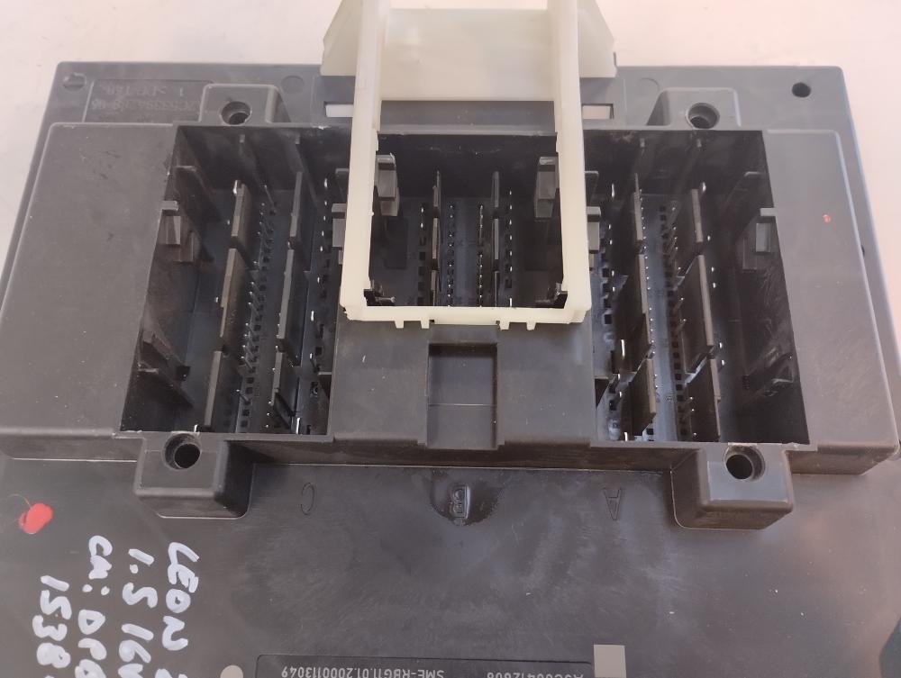 CAJA RELES FUSIBLES SEAT LEON 1.5 130CV MT