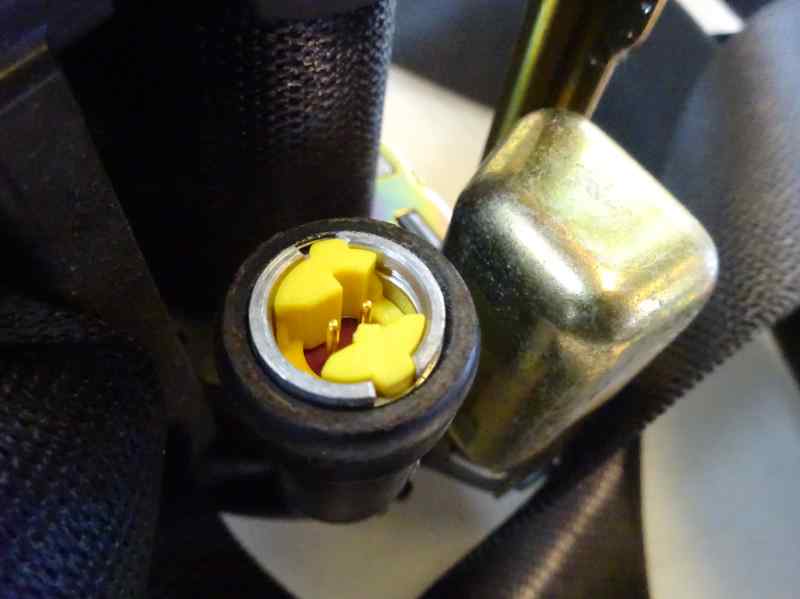 CINTURON SEGURIDAD TRASERO DERECHO MERCEDES BENZ CLASE A 2.0 A 180 CDI MT 109CV