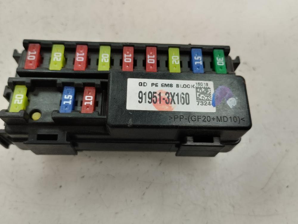 CAJA RELES FUSIBLES HYUNDAI I40 2015 1.7 CRDI MT 141CV