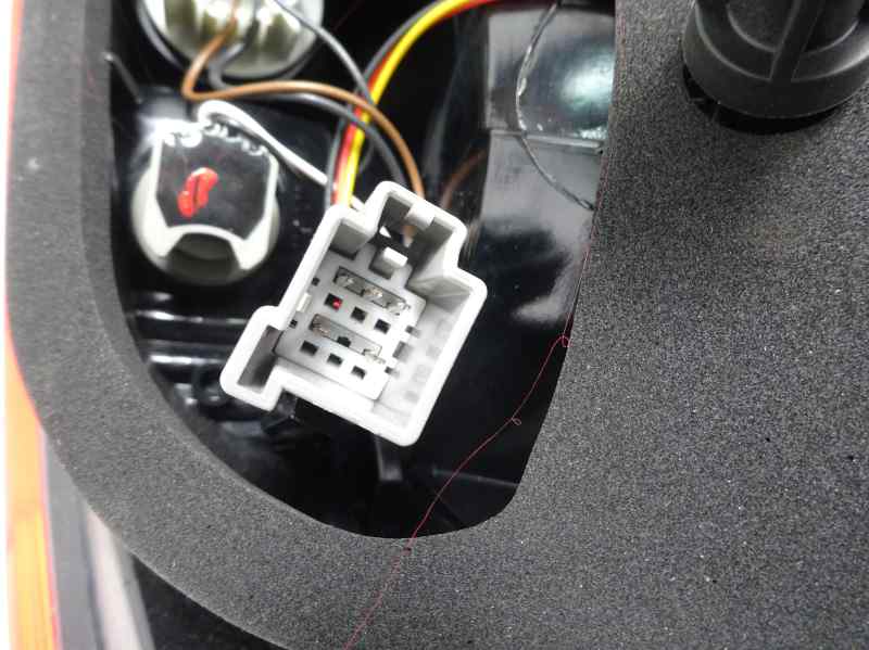 PILOTO TRASERO IZQUIERDO FORD FIESTA 1.5 TDCI MT 75CV