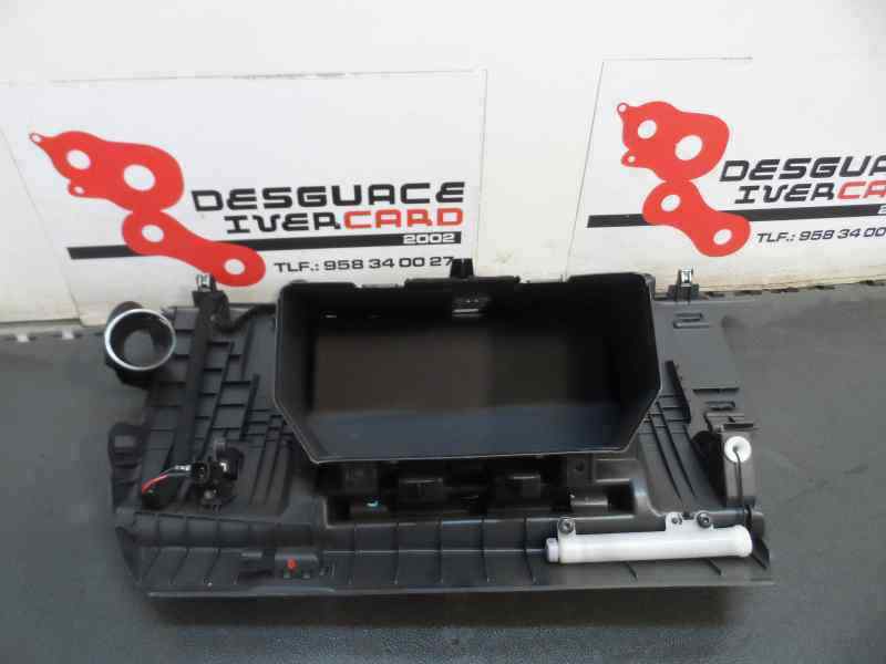GUANTERA VOLVO C30 2.0 D MT 136CV