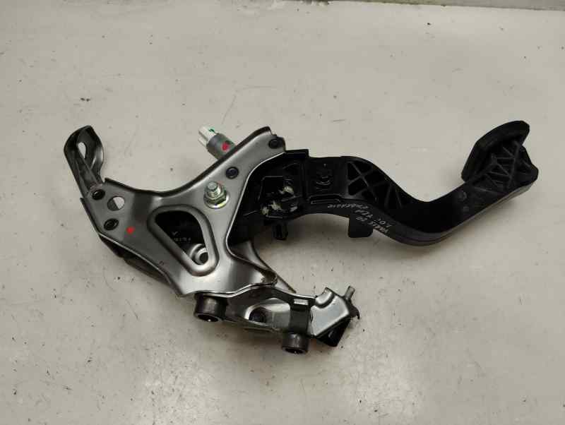 PEDAL EMBRAGUE TOYOTA YARIS 1.0 MT 72CV | 53KW