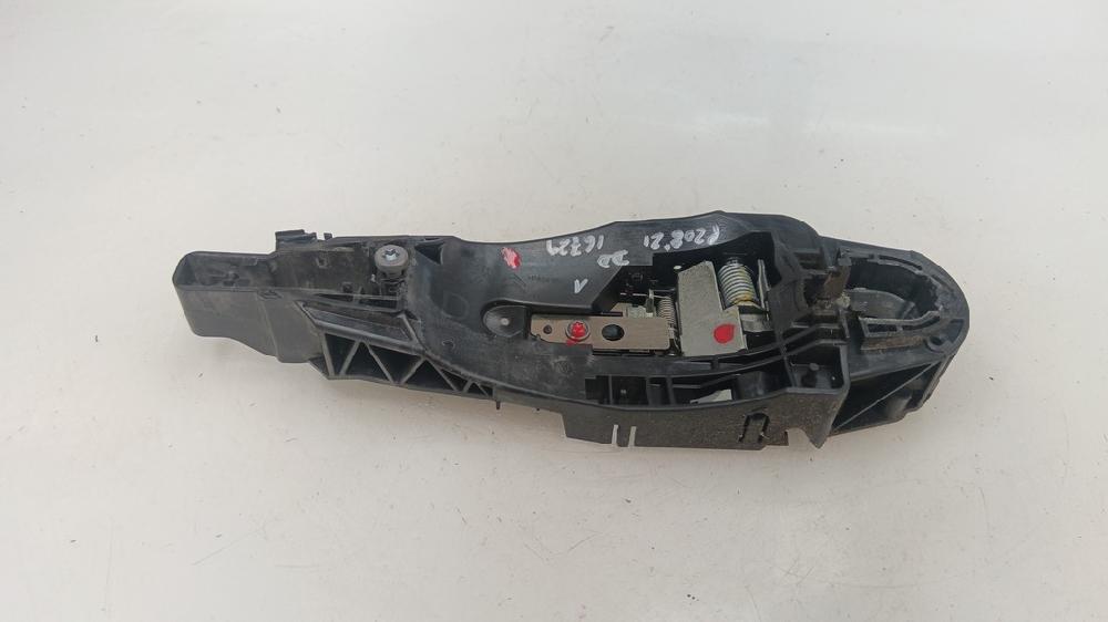 SOPORTE MANETA EXTERIOR DELANTERA DERECHA PEUGEOT 208 1.5 MT 102CV | 75KW