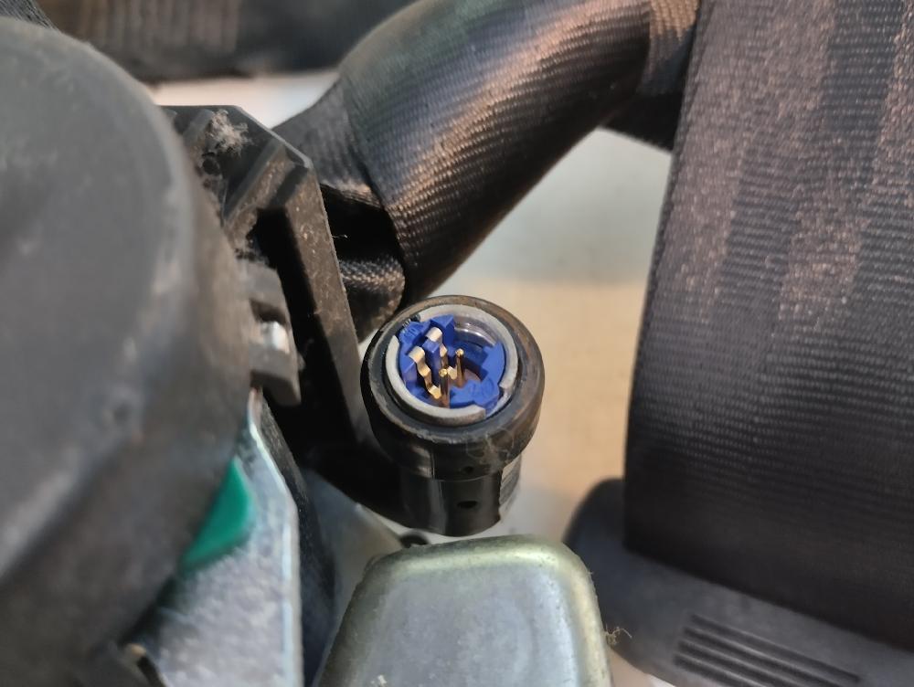 CINTURON SEGURIDAD DELANTERO DERECHO AUDI A4 2.0 TDI MT 140CV | 103KW