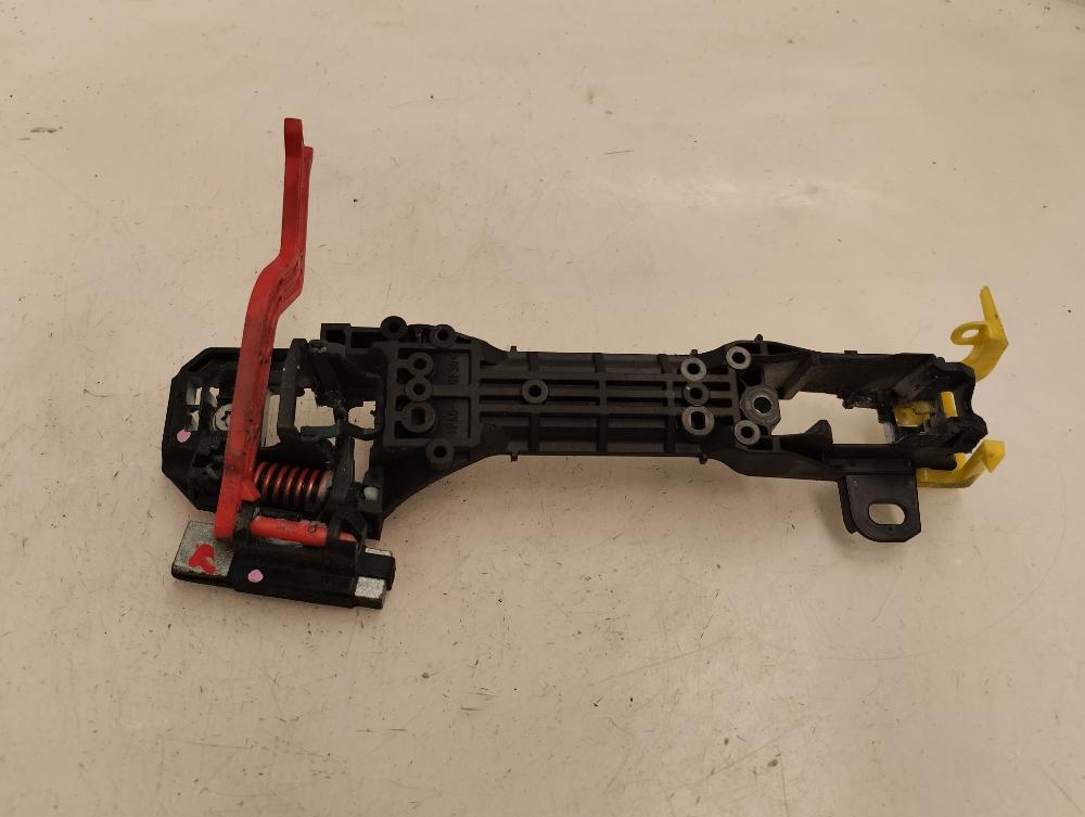 SOPORTE MANETA EXTERIOR PUERTA TRASERA DERECHA TOYOTA VERSO 1.6 MT 133CV