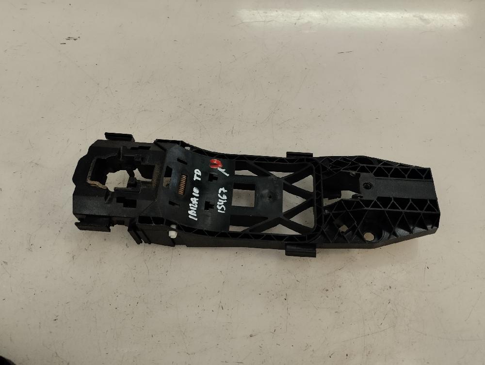 SOPORTE MANETA EXTERIOR PUERTA TRASERA DERECHA SEAT IBIZA 1.2 MT 64CV | 47KW