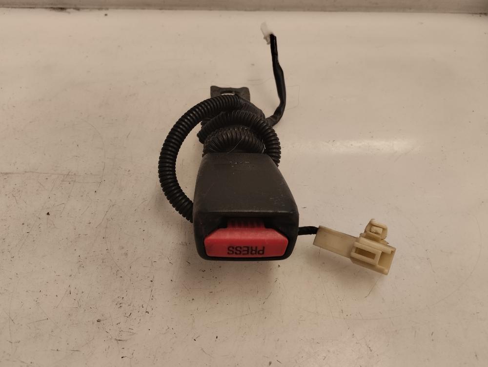 ANCLAJE CINTURON DELANTERO DERECHO TOYOTA COROLLA 1.6 MT 110CV | 81KW