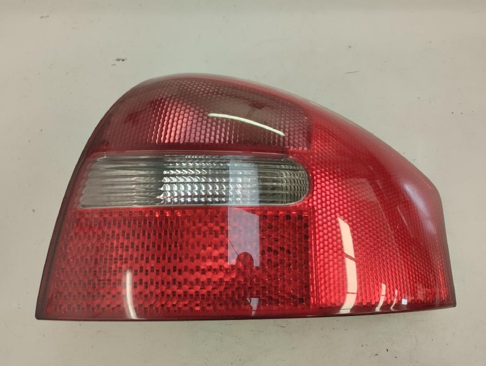 PILOTO TRASERO DERECHO AUDI A6 1.9 TDI 6MT 130CV