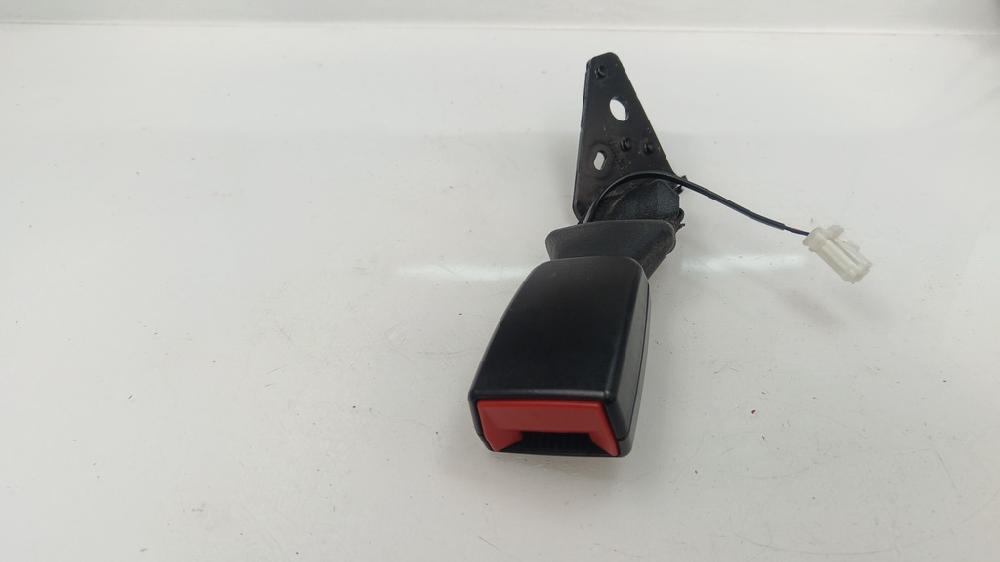 ANCLAJE CINTURON TRASERO IZQUIERDO CITROEN C4 CACTUS 1.2 MT 110CV | 81KW