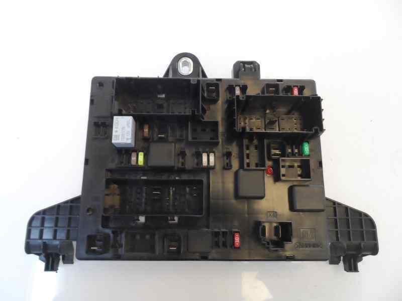 CAJA RELES FUSIBLES OPEL ASTRA 1.7 CDTI MT 110CV