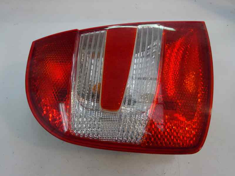 PILOTO TRASERO IZQUIERDO SKODA FABIA 1.4 MT 75CV | 55KW