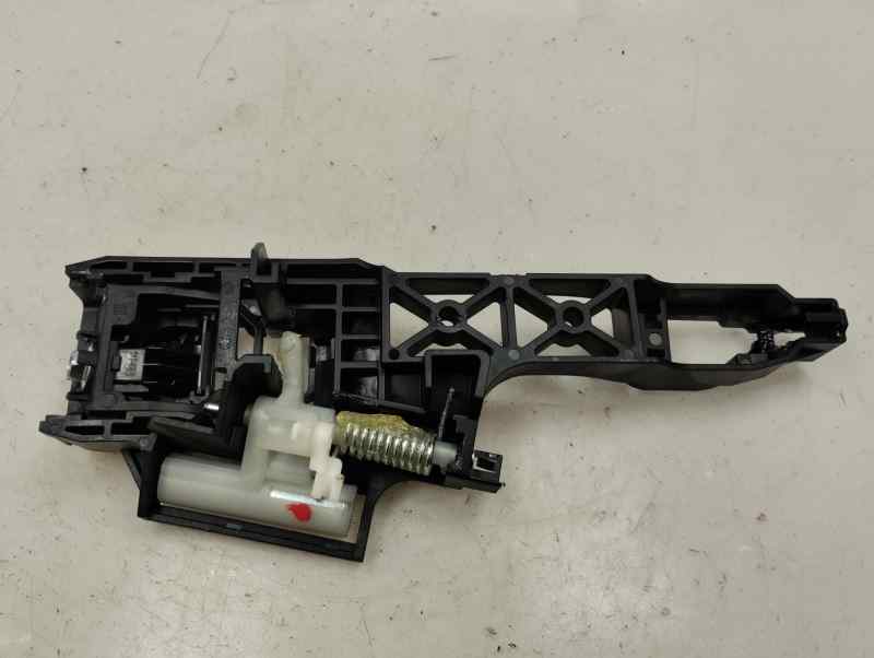 SOPORTE MANETA EXTERIOR PUERTA TRASERA DERECHA HYUNDAI BAYON 1.2 MT 84CV | 62KW