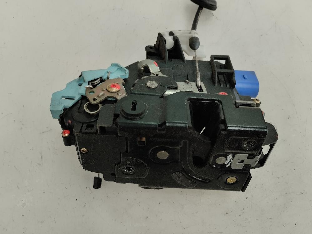 CERRADURA PUERTA TRASERA IZQUIERDA VOLKSWAGEN GOLF 1.9 TDI 5MT 105CV