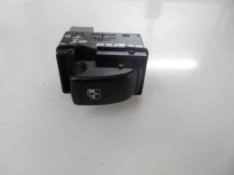 MANDO ELEVALUNAS TRASERO DERECHO CHEVROLET NUBIRA 1.8 MT 122CV | 90KW