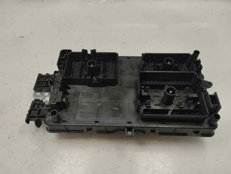 CAJA RELES FUSIBLES OPEL INSIGNIA 2010 2.0 CDTI AT 130CV