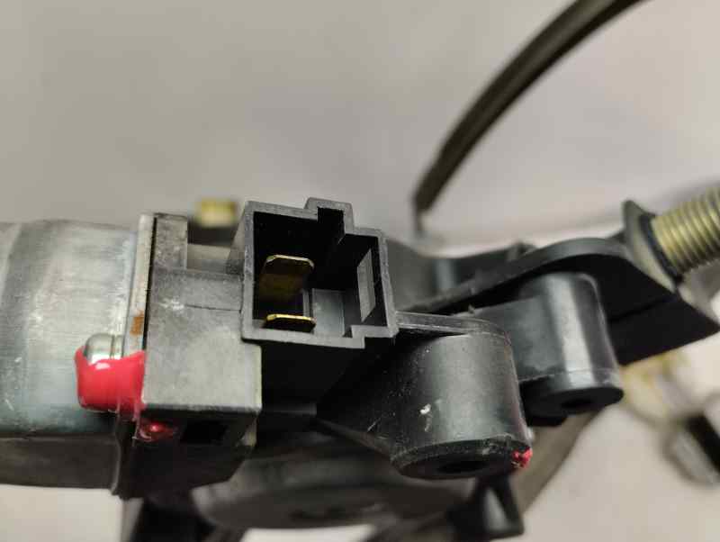 ELEVALUNAS DELANTERO DERECHO CHRYSLER VOYAGER 2.5 D MT 143CV