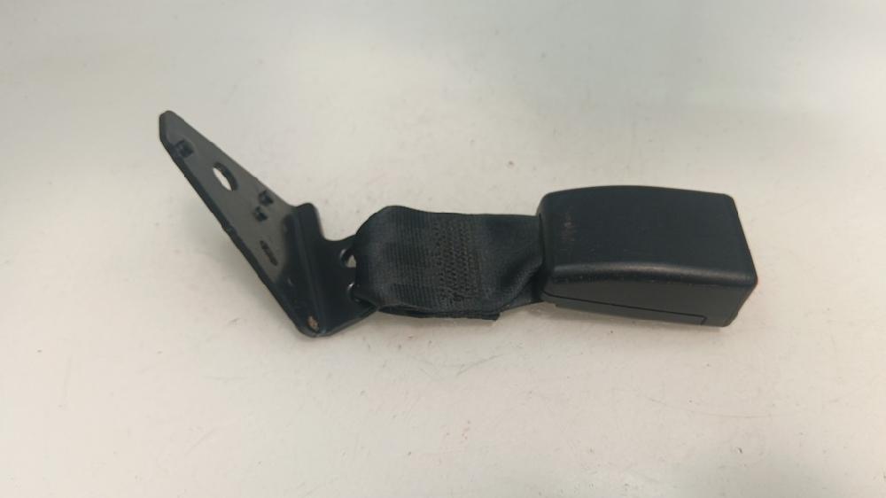 ANCLAJE CINTURON TRASERO IZQUIERDO PEUGEOT 208 1.2 MT 110CV | 81KW