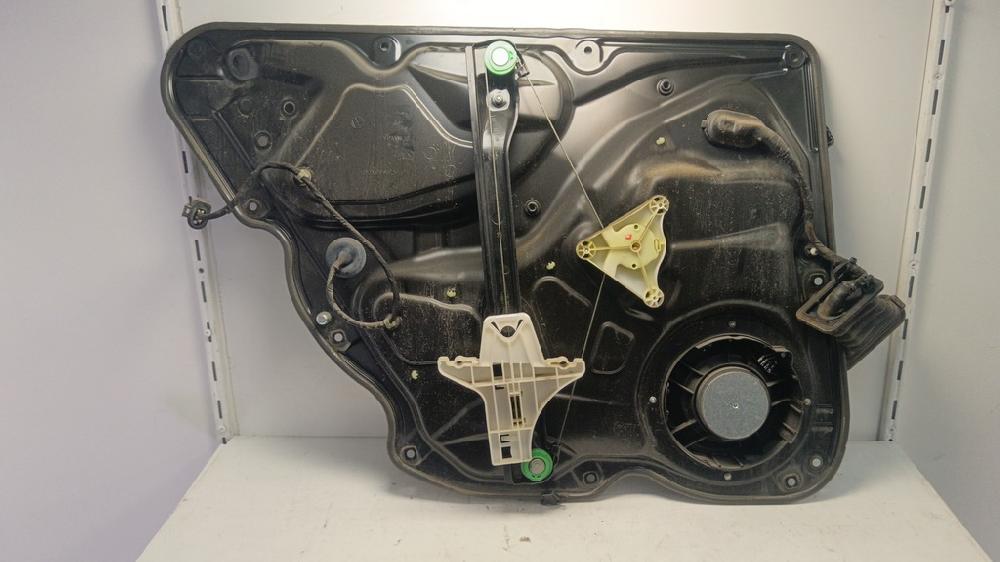 ELEVALUNAS TRASERO DERECHO VOLKSWAGEN PASSAT 2.0 TDI DSG 140CV | 103KW