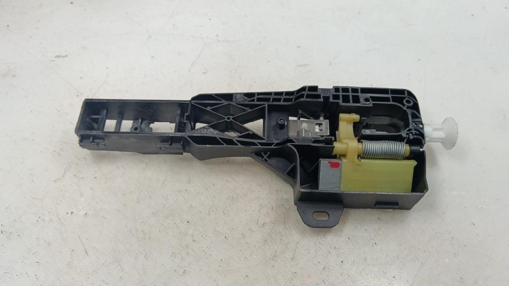 SOPORTE MANETA EXTERIOR PUERTA TRASERA DERECHA RENAULT MEGANE 2019 1.3 MT 140CV | 103KW