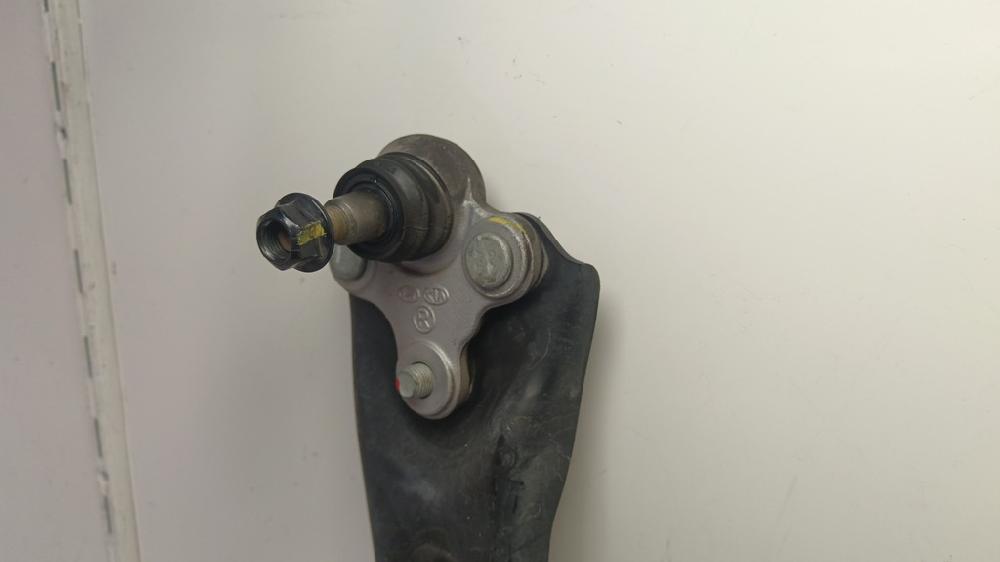 BRAZO SUSPENSION INFERIOR DELANTERO DERECHO KIA CEED 1.6 CRDI DCT 136CV