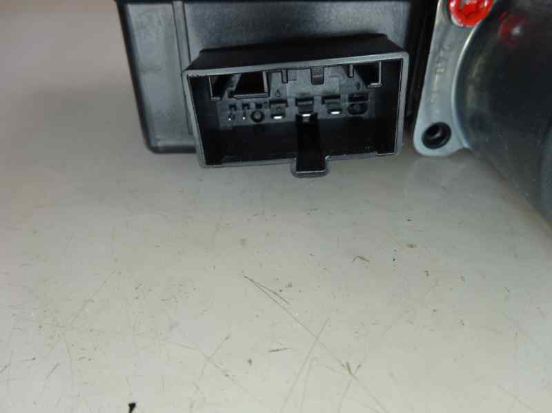 MOTOR ELEVALUNAS TRASERO IZQUIERDO VOLKSWAGEN GOLF 1.6 MT 110CV | 81KW
