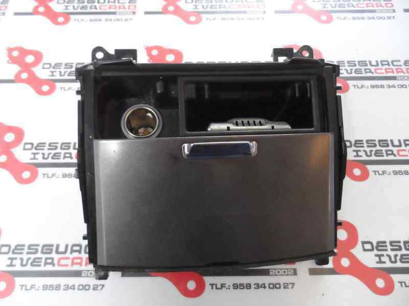 CENICERO LEXUS IS 2.2 220D MT 177CV