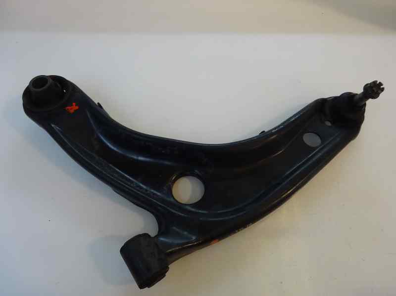BRAZO SUSPENSION INFERIOR DELANTERO IZQUIERDO TOYOTA YARIS 1.4 MT 90CV | 66KW