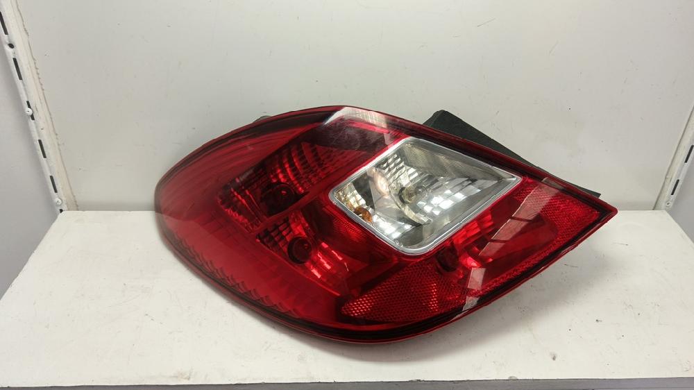 PILOTO TRASERO IZQUIERDO OPEL CORSA 2010 1.3 CDTI MT 75CV