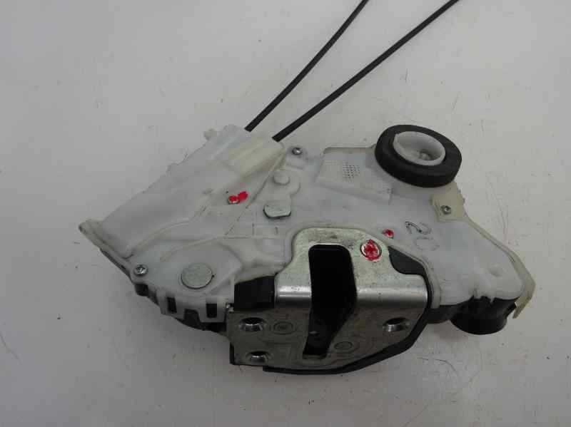 CERRADURA PUERTA DELANTERA DERECHA TOYOTA YARIS 1.0 MT 69CV