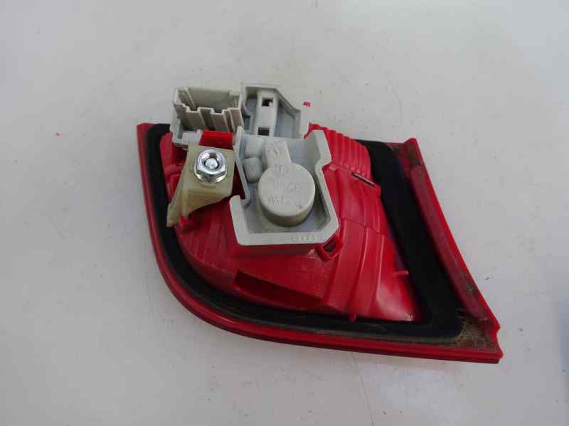 PILOTO TRASERO DERECHO INTERIOR AUDI A3 2.0 TDI MT QUATTRO 140CV