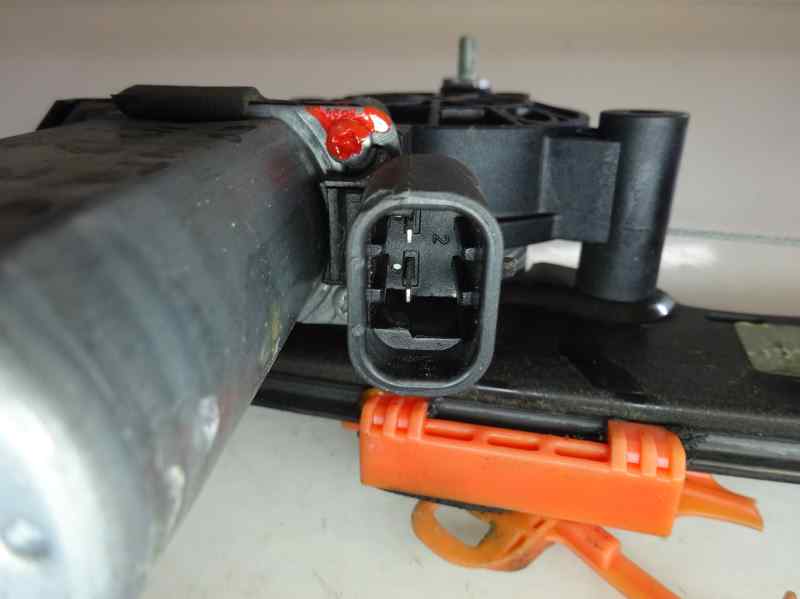 ELEVALUNAS DELANTERO DERECHO FIAT GRANDE PUNTO 1.4 8V 5 MT 77CV