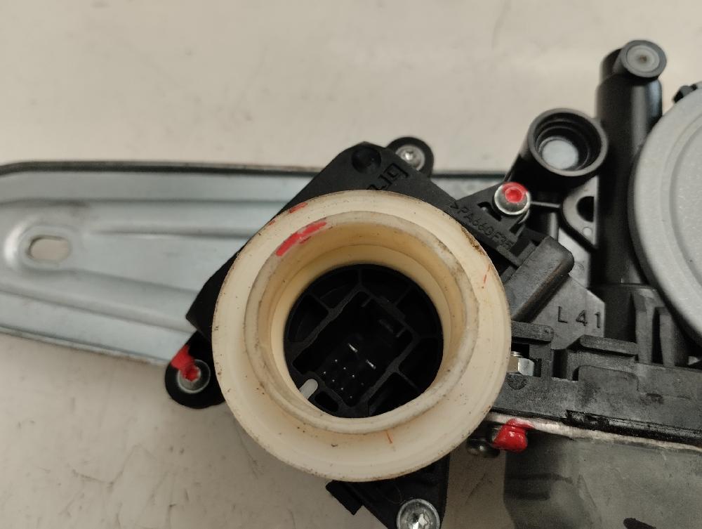 ELEVALUNAS TRASERO DERECHO TOYOTA VERSO 2.0 D-4D MT 128CV