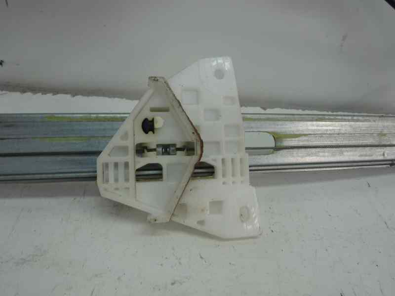 ELEVALUNAS TRASERO IZQUIERDO MAZDA 2 1.3 MT 75CV