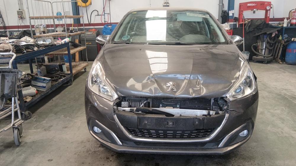 PEUGEOT 208 2015 1.2 MT 110CV | 81KW