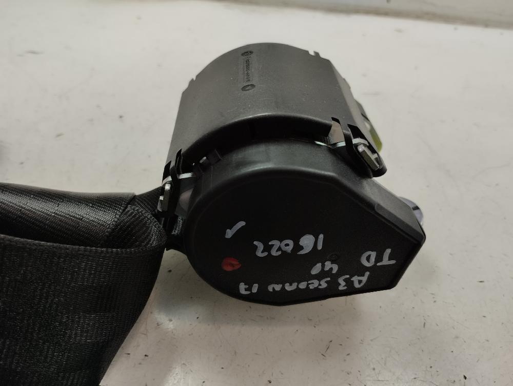 CINTURON SEGURIDAD TRASERO DERECHO AUDI A3 1.5 MT 150CV | 110KW