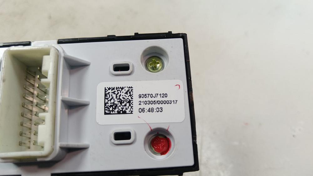 MANDO ELEVALUNAS DELANTERO IZQUIERDO KIA CEED 1.6 CRDI DCT 136CV