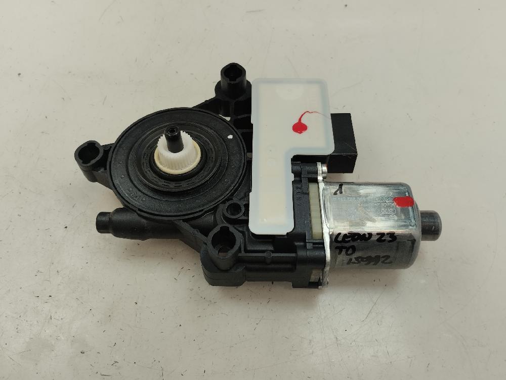 MOTOR ELEVALUNAS TRASERO DERECHO SEAT LEON 1.5 130CV MT