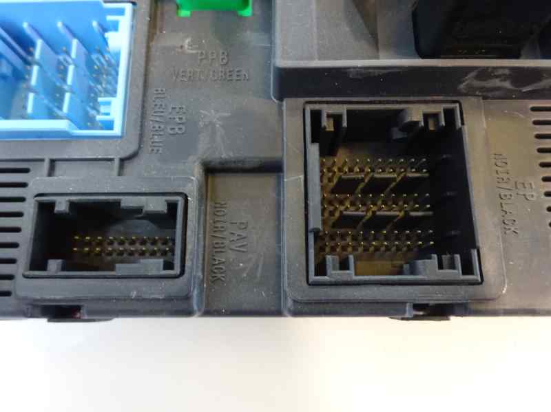 CAJA RELES FUSIBLES PEUGEOT 2008 2017 1.2 VTI MT 82CV