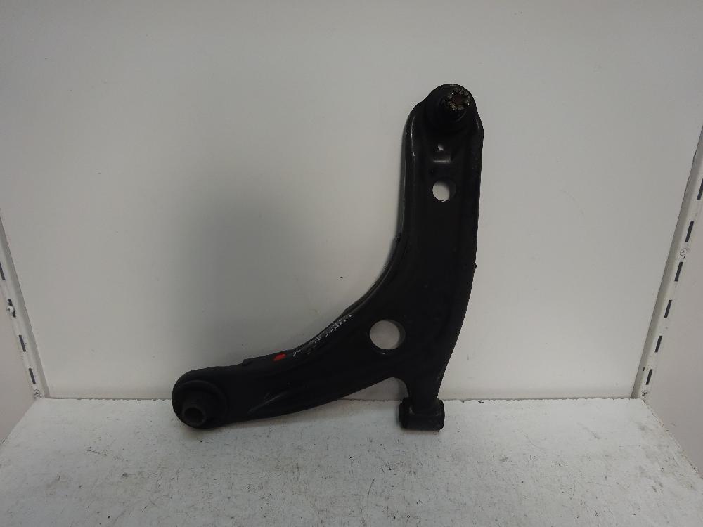 BRAZO SUSPENSION INFERIOR DELANTERO IZQUIERDO TOYOTA YARIS 1.3 MT 87CV | 64KW