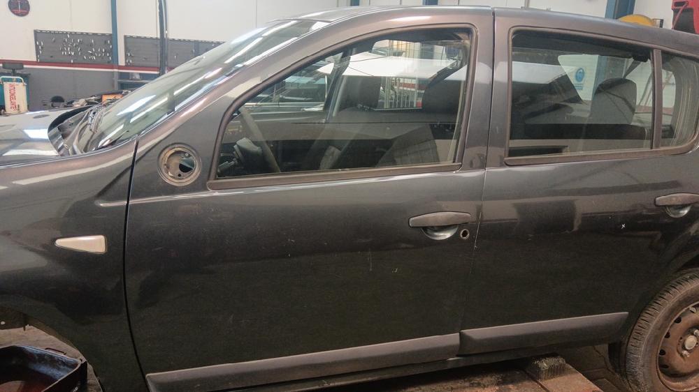 PUERTA DELANTERA IZQUIERDA DACIA SANDERO 1.6 MPI MT 87CV